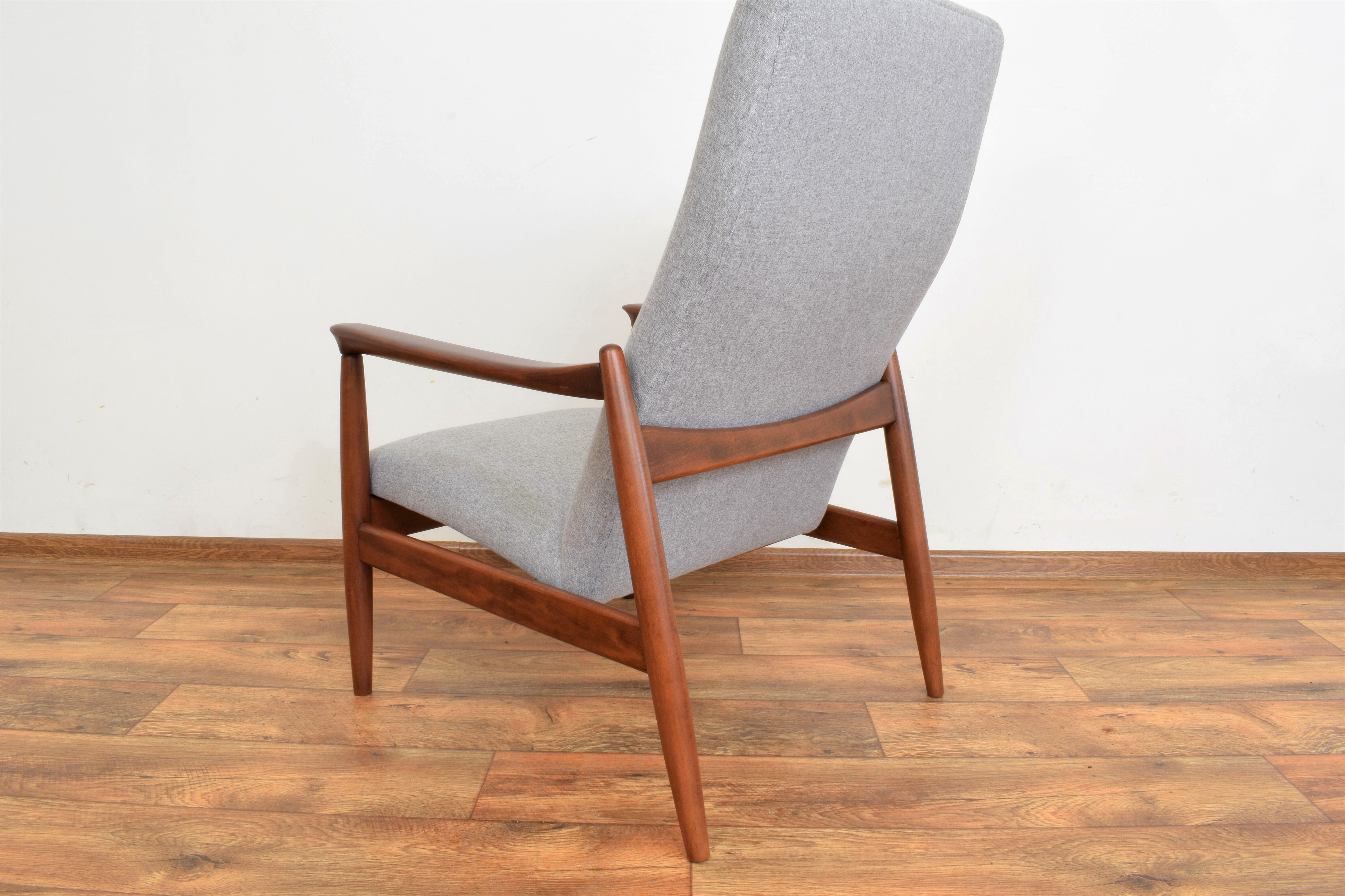 Polish Lounge Chairs by Edmund Homa, Set of 2
