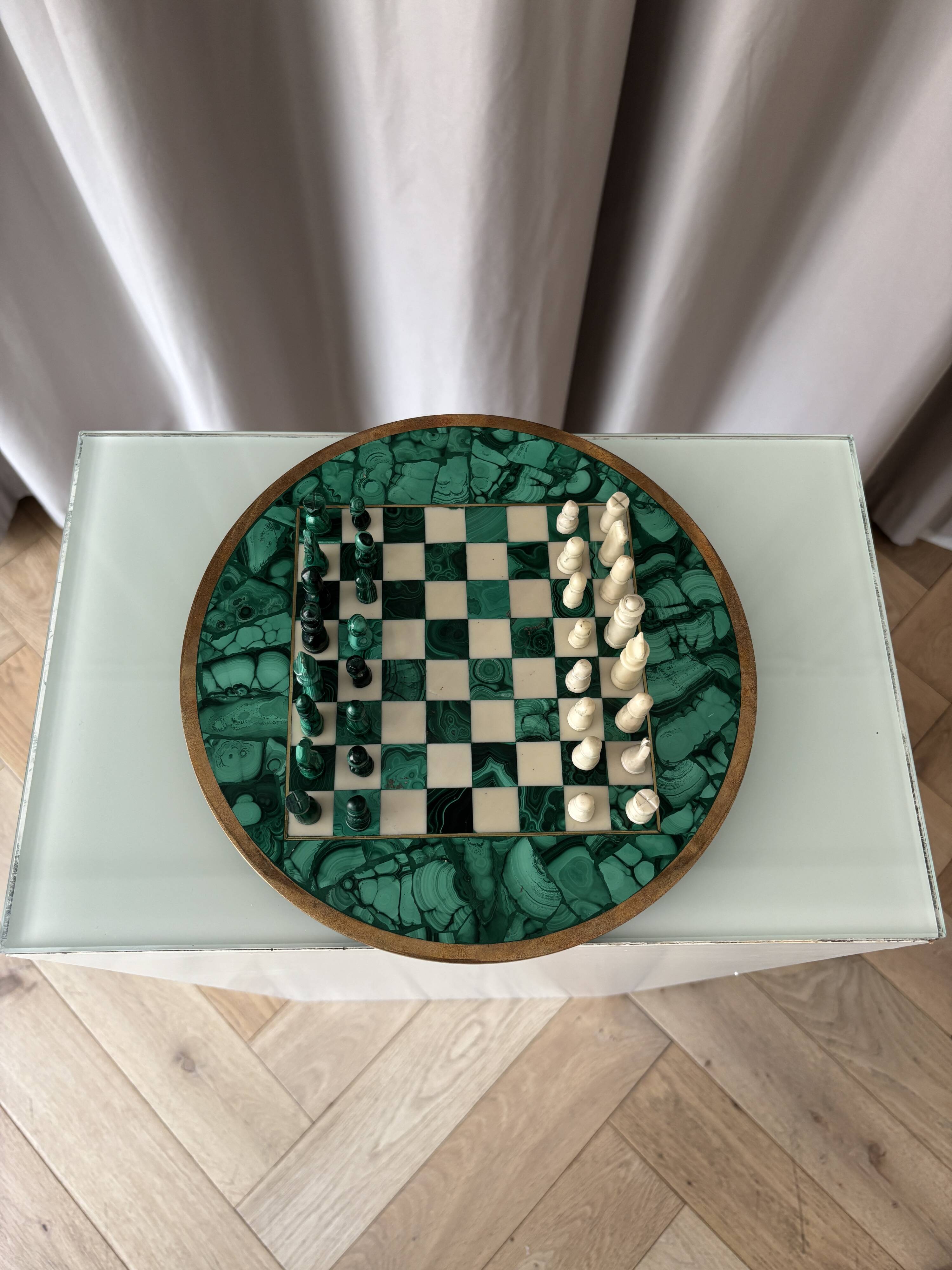 Échiquier en malachite et en ébène