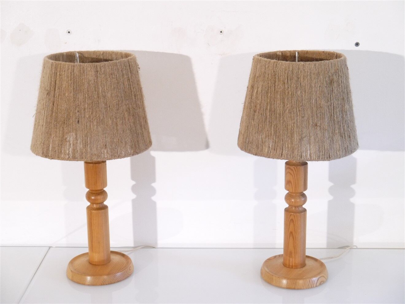 Pair of Scandinavian lamps in wood and rope 1970