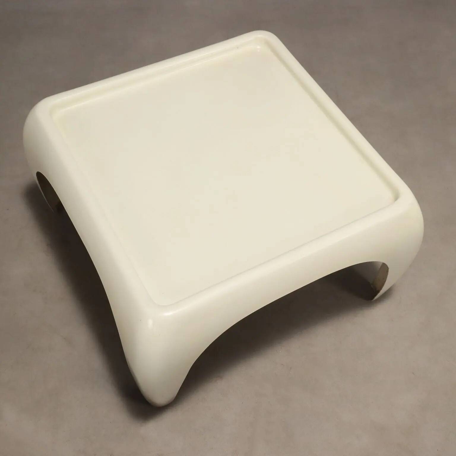 Vintage Space Age white fibreglass coffee tables, design, 1960s