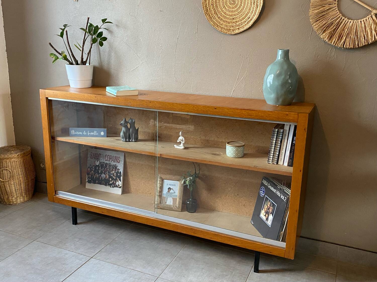 Vintage display cabinet / bookcase
