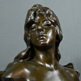 Bronze “Capture”, signed E.Villanis – Late 19th century