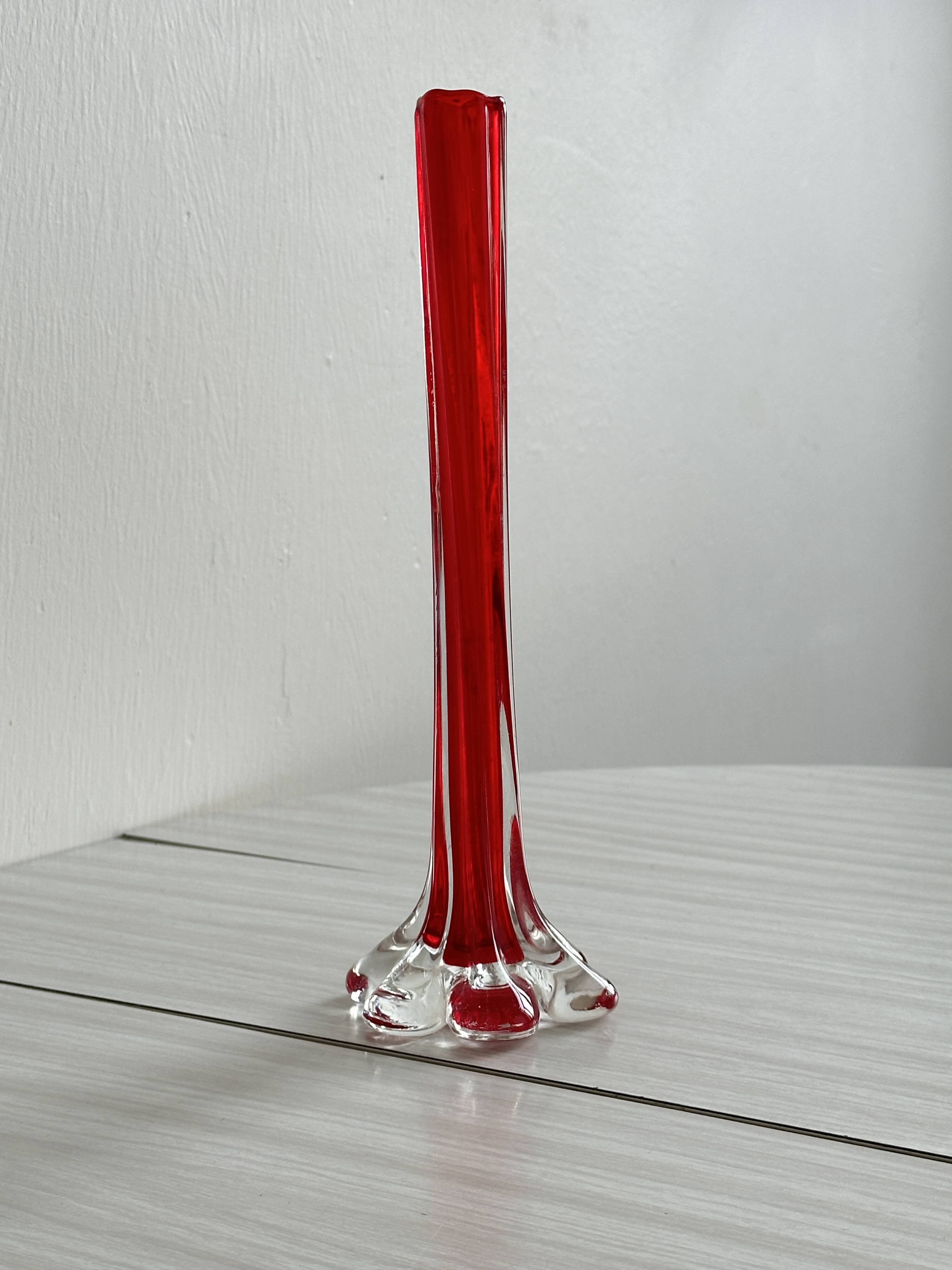 Red glass soliflore vase.