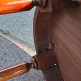 Pedestal table