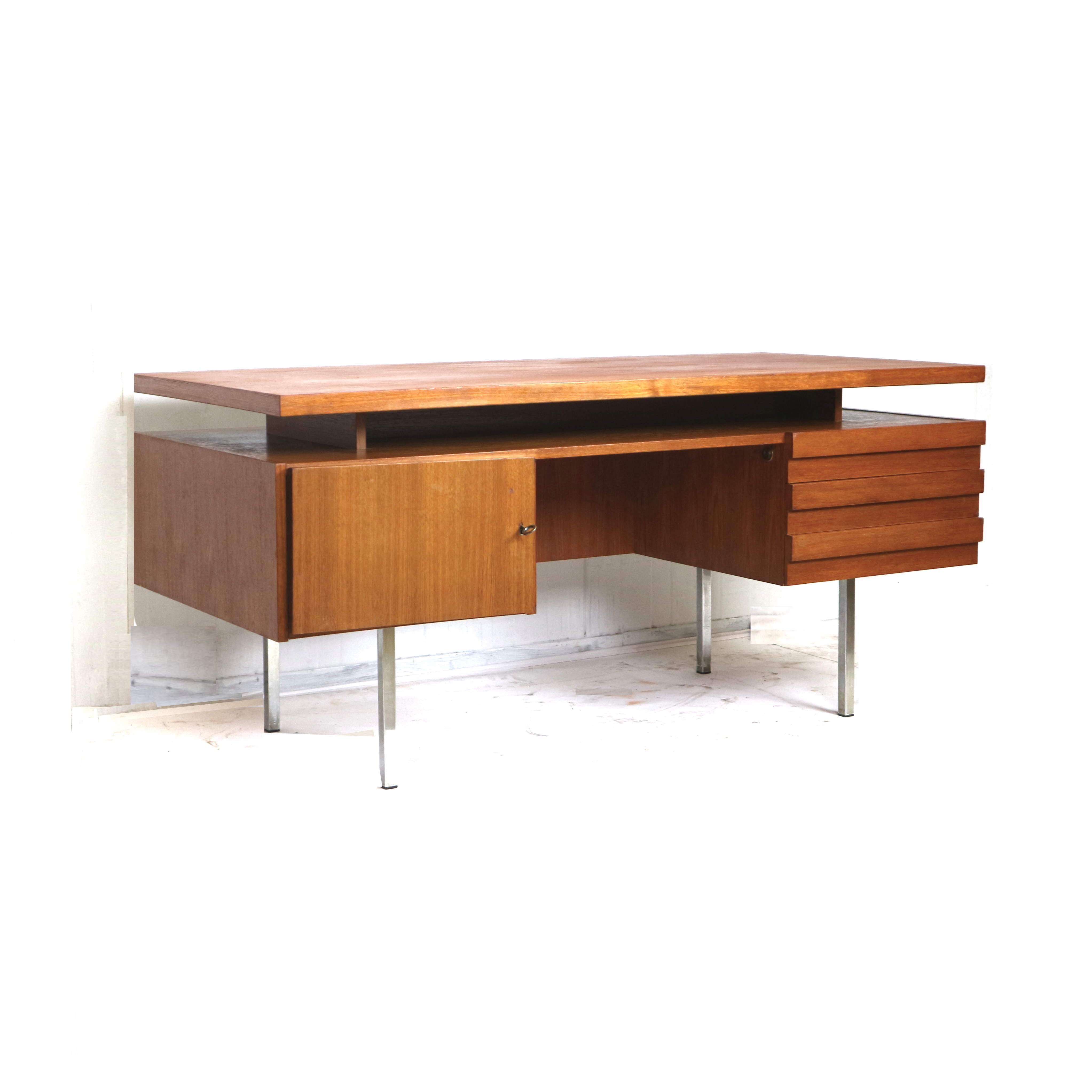 Desk by Leo Bub for Wertmöbel from the 1960s