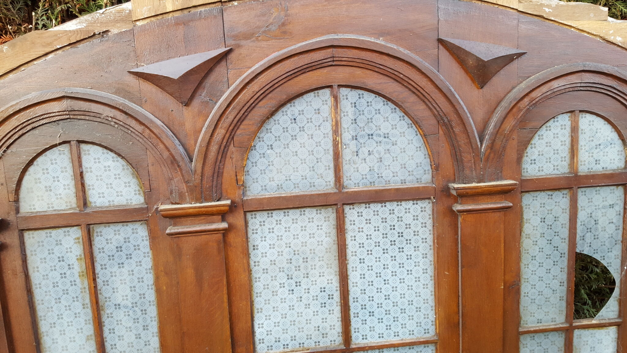 Séparation ancienne bois et vitre, fenêtre verre