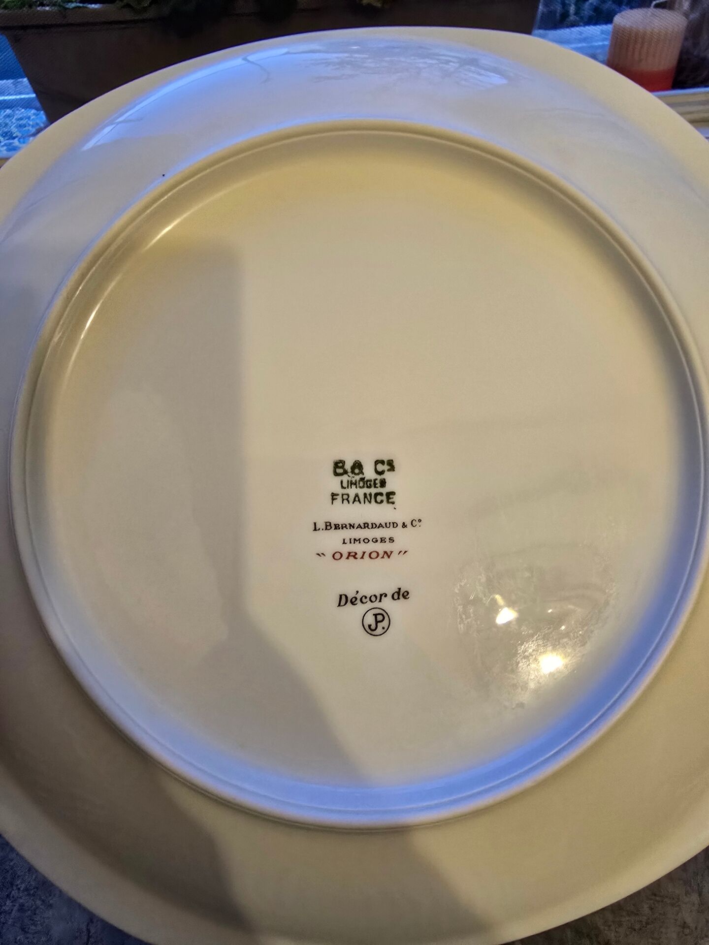 Porcelain plates