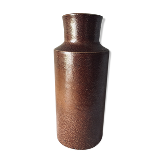 Vase in varnished sandstone, floral art