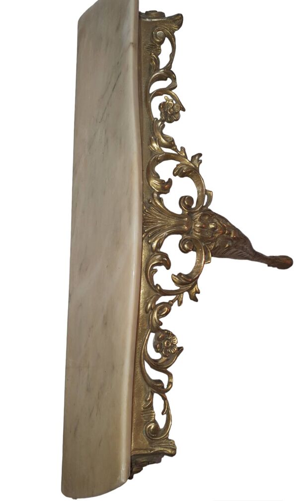 Table console en métal doré et son plateau marbre