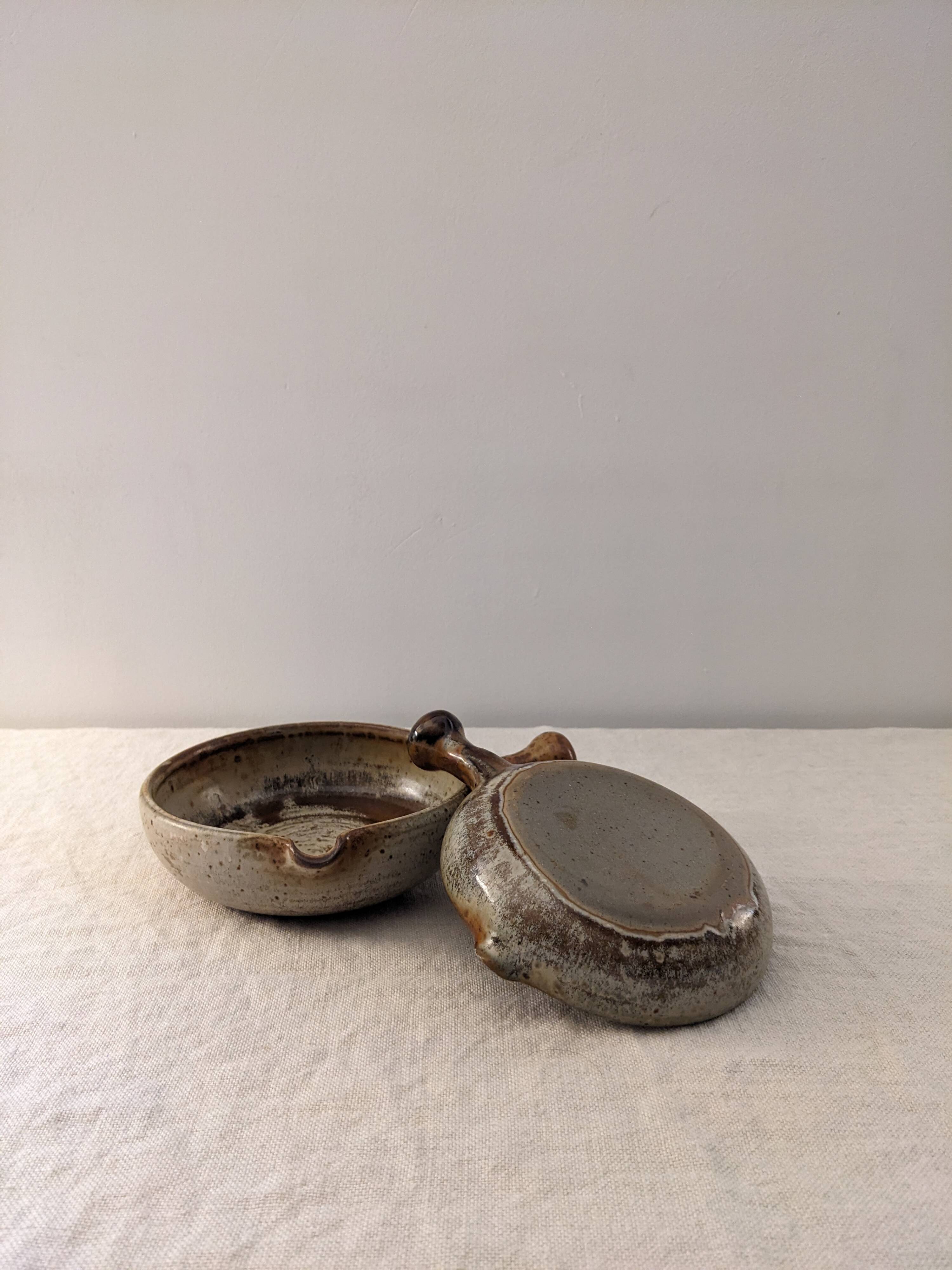 Lot de 2 caquelons en grès marron