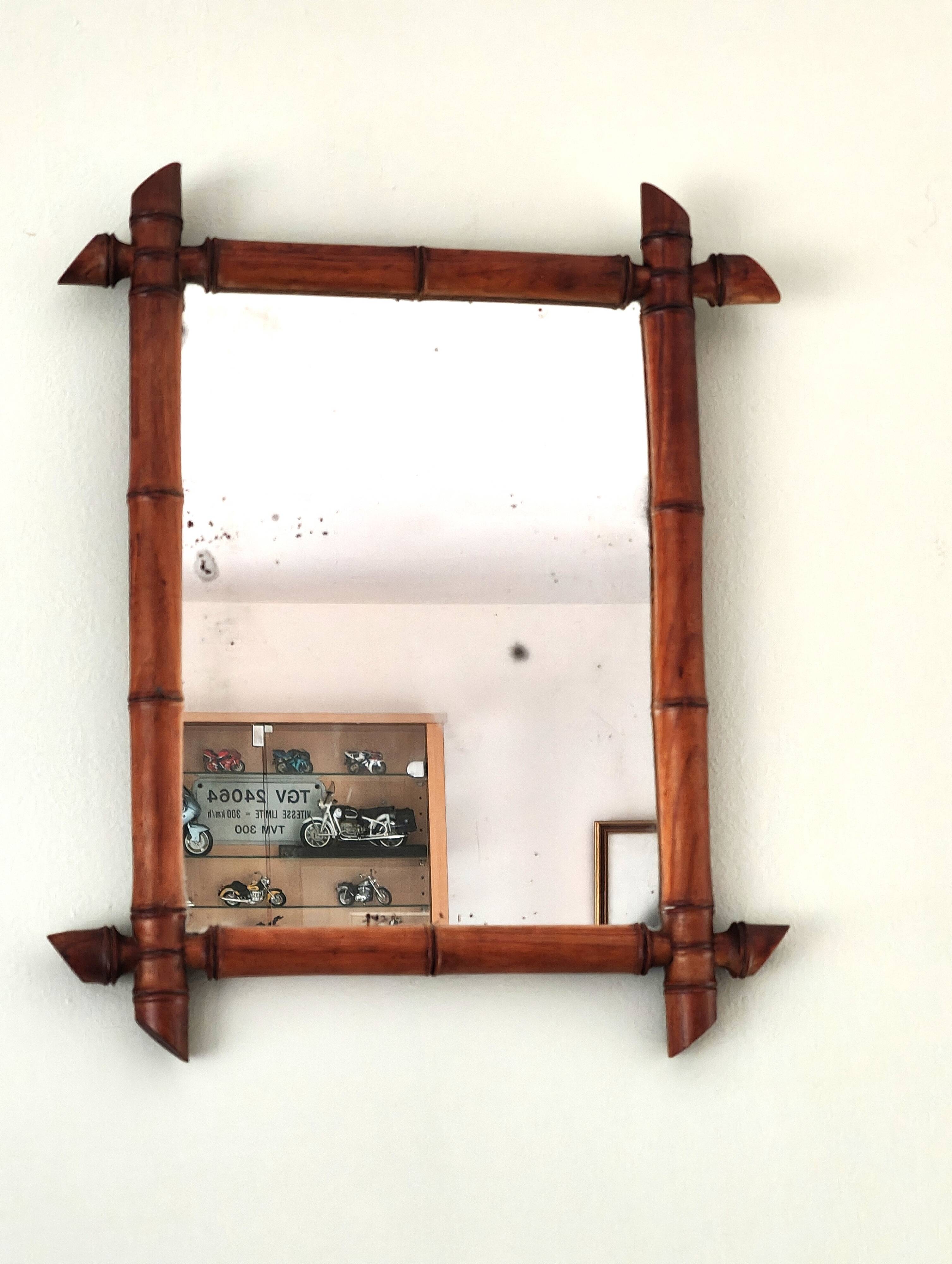 Petit miroir en bambou ancien