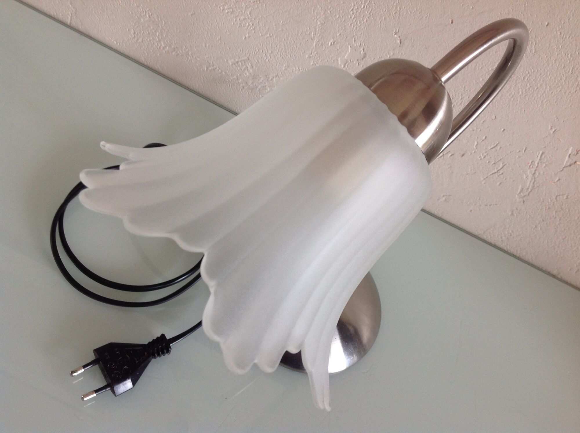 Bedside lamp in metal and frosted glass art deco style