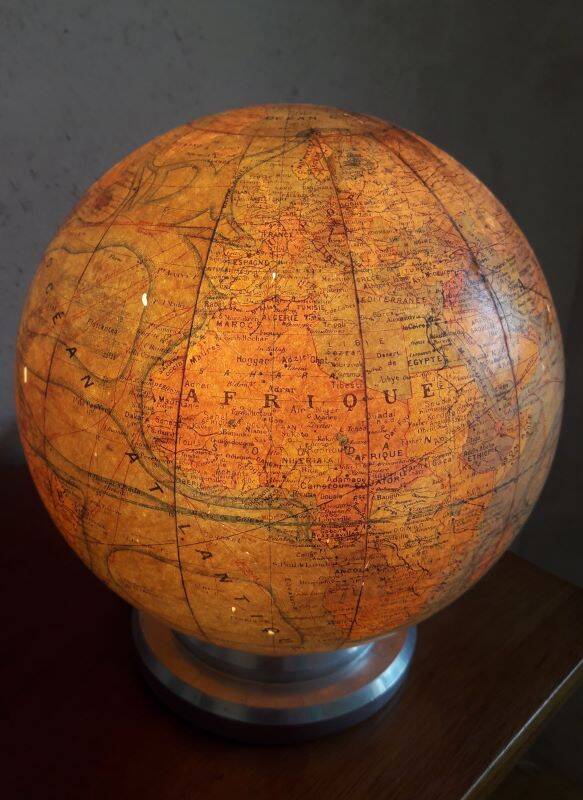 Globe terrestre lumineux J.Forest milieu XX°