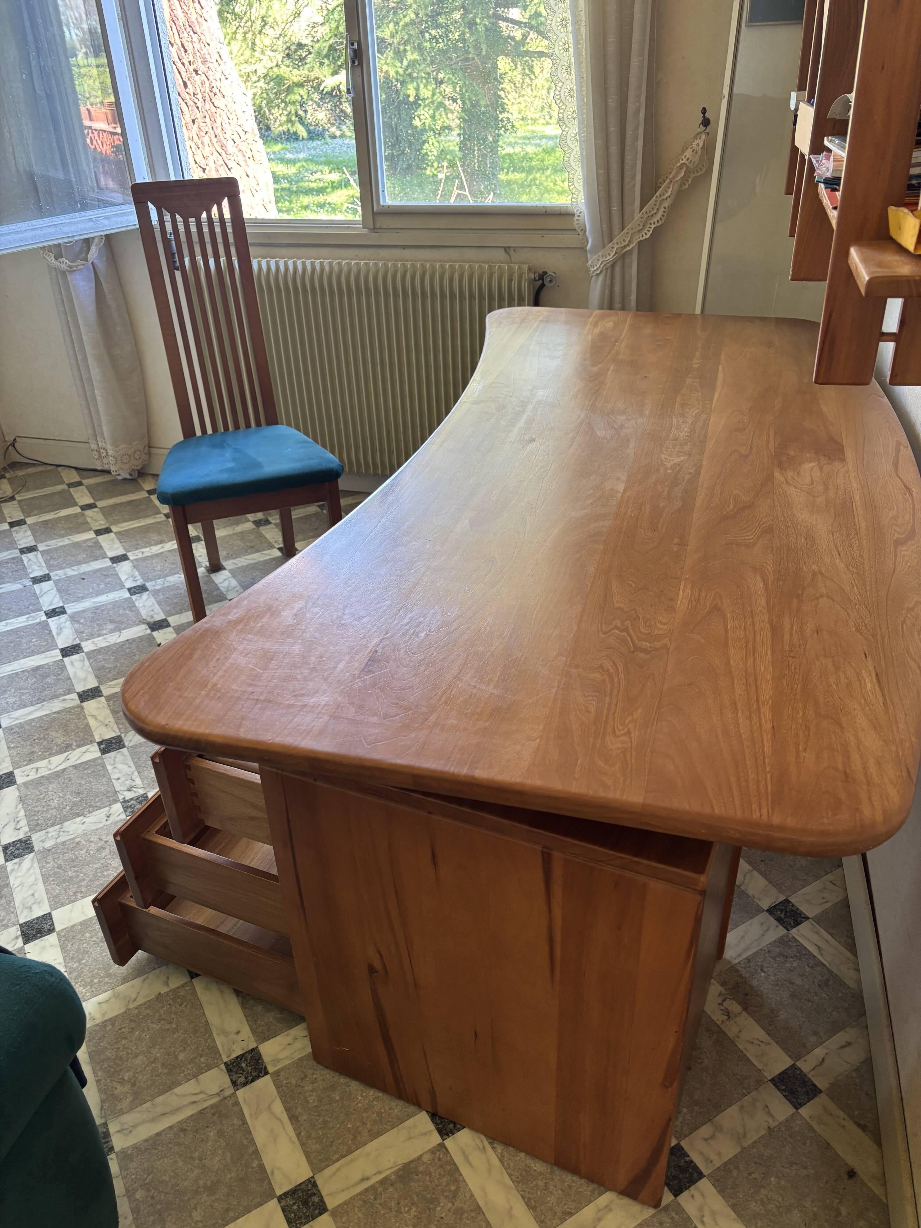 Bureau design en orme massif