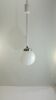 Lampe suspension vintage 70s en opaline blanche, globe 20 cm, chrome, éclai