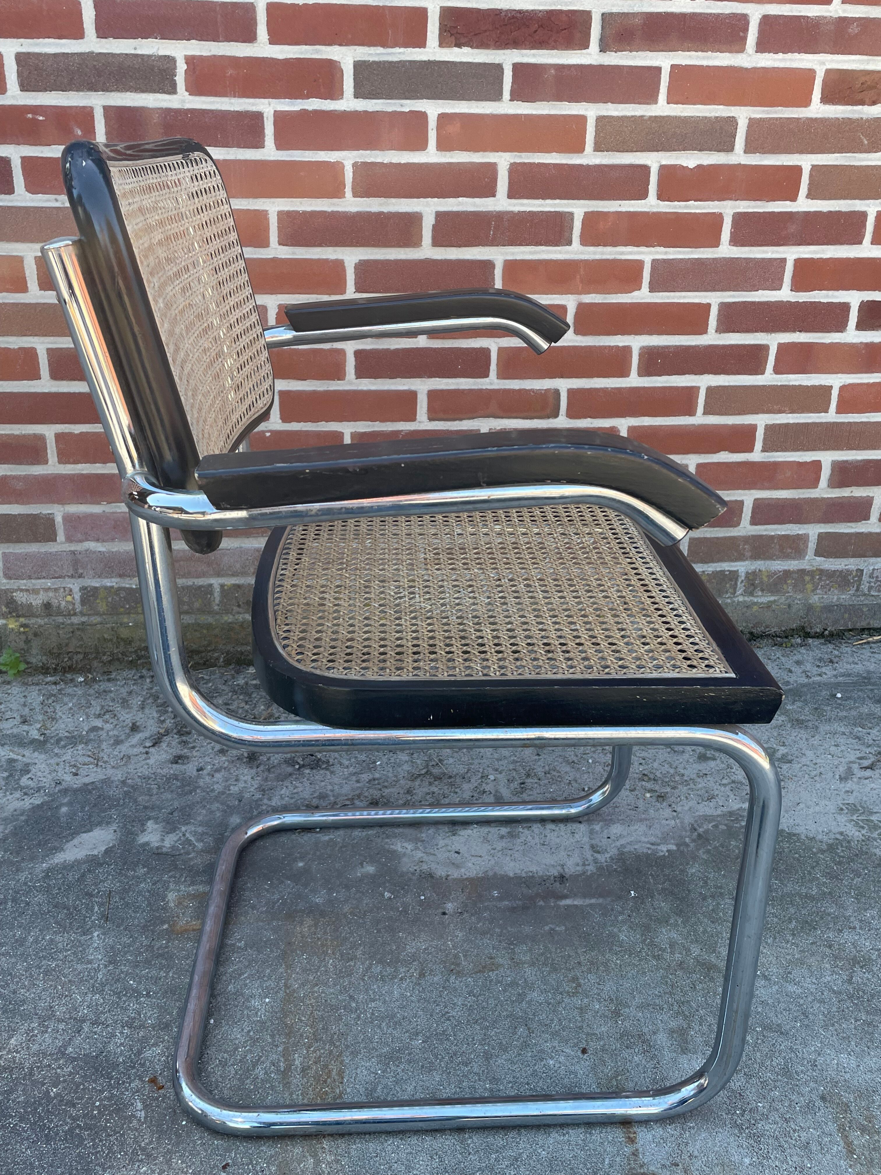 Set of 4 chairs model B64 Cesca with armrests in Black and Chrome