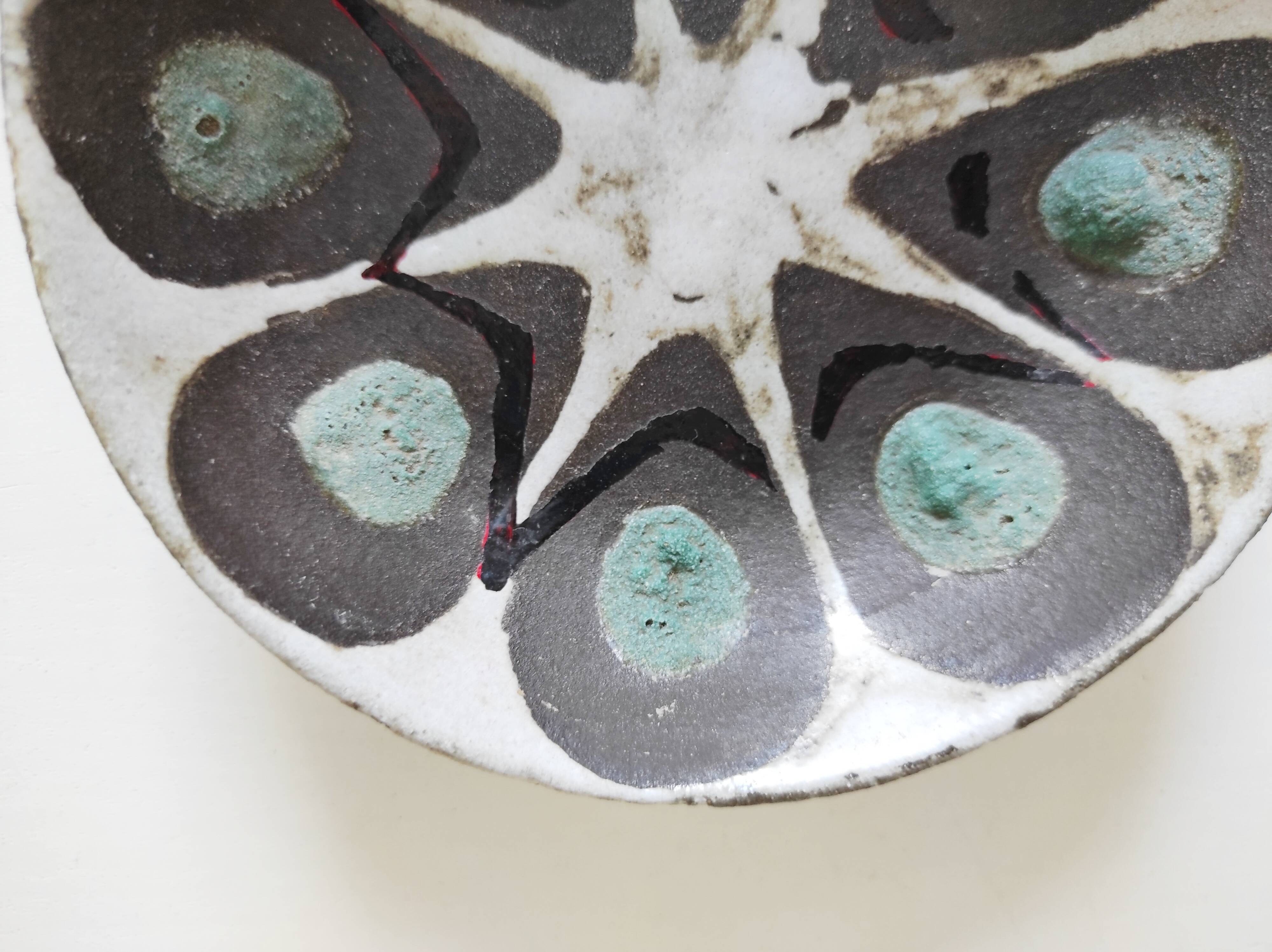 Empty ceramic pocket cup signed Suz