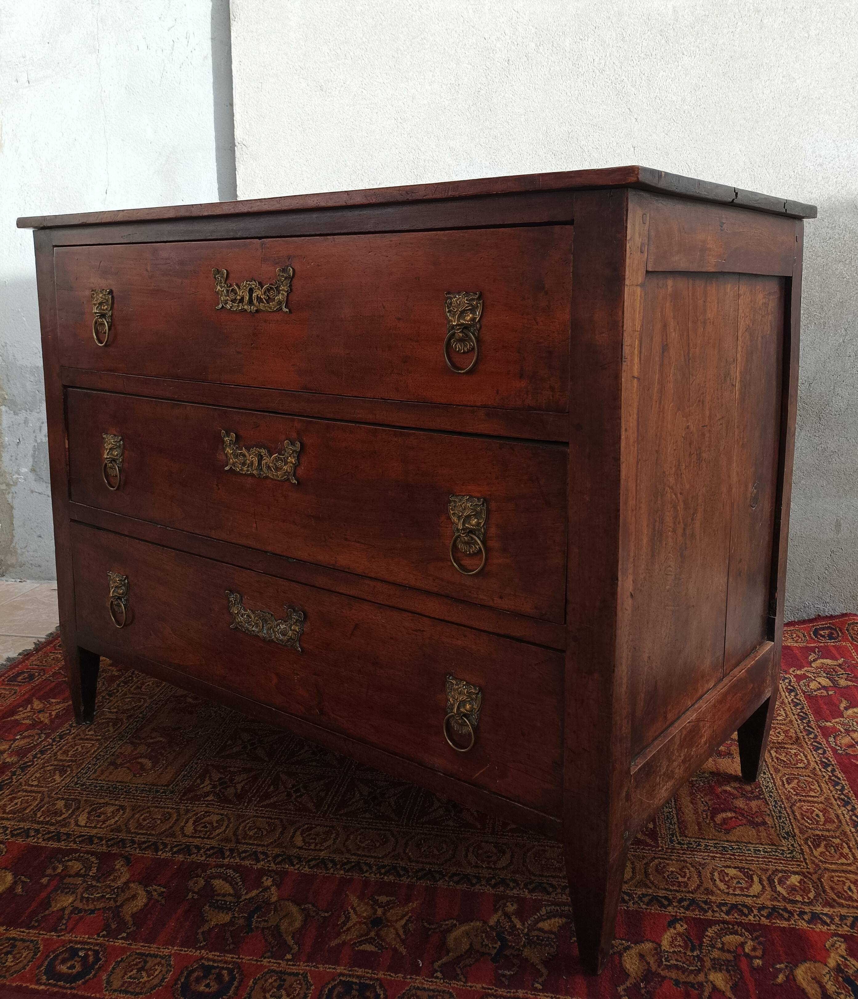 Louis XVI chest of drawers in walnut 18th