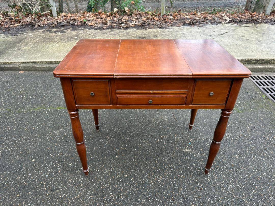 Solid wood dresser in Louis Philippe style from the 20th century.