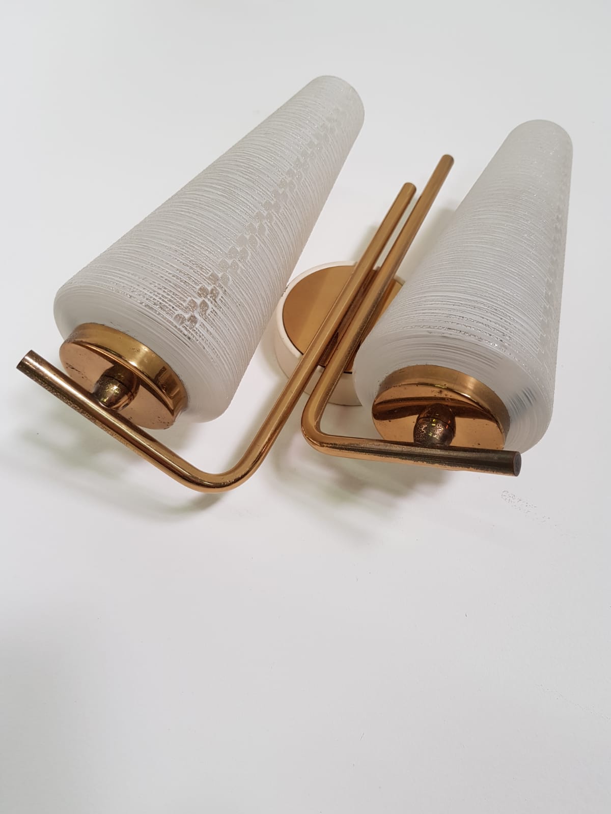 Pair of double appliques in shortbread glass and vintage brass 1960