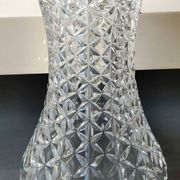 Grand Vase Tulipier en cristal de Bohème taillé. Motifs étoilés/losanges. Haut 26 cm