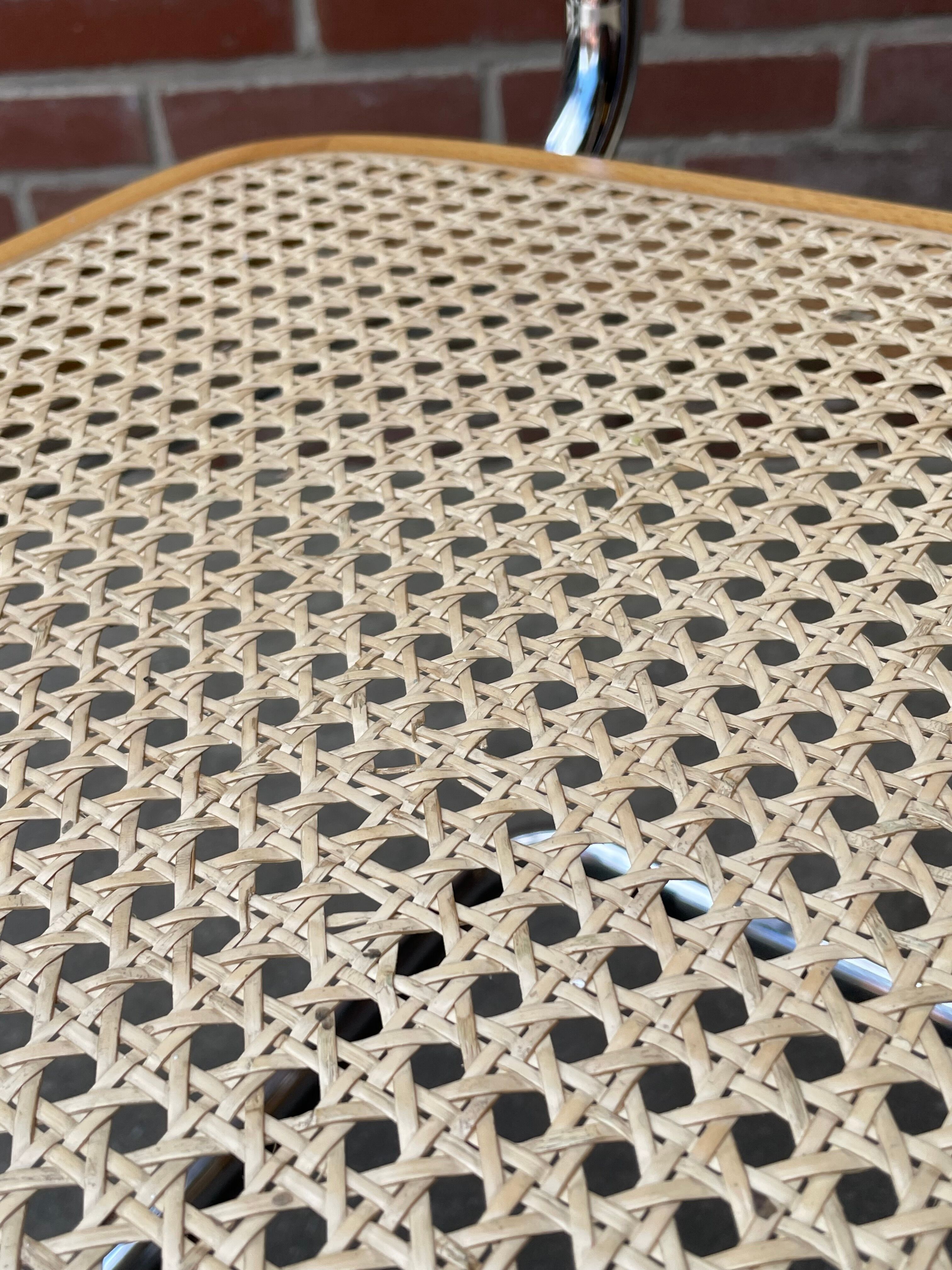 Cesca chair B64 with armrests by Marcel Breuer Design