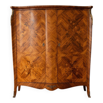 Armoire ancienne style Louis XV en marqueterie de bois