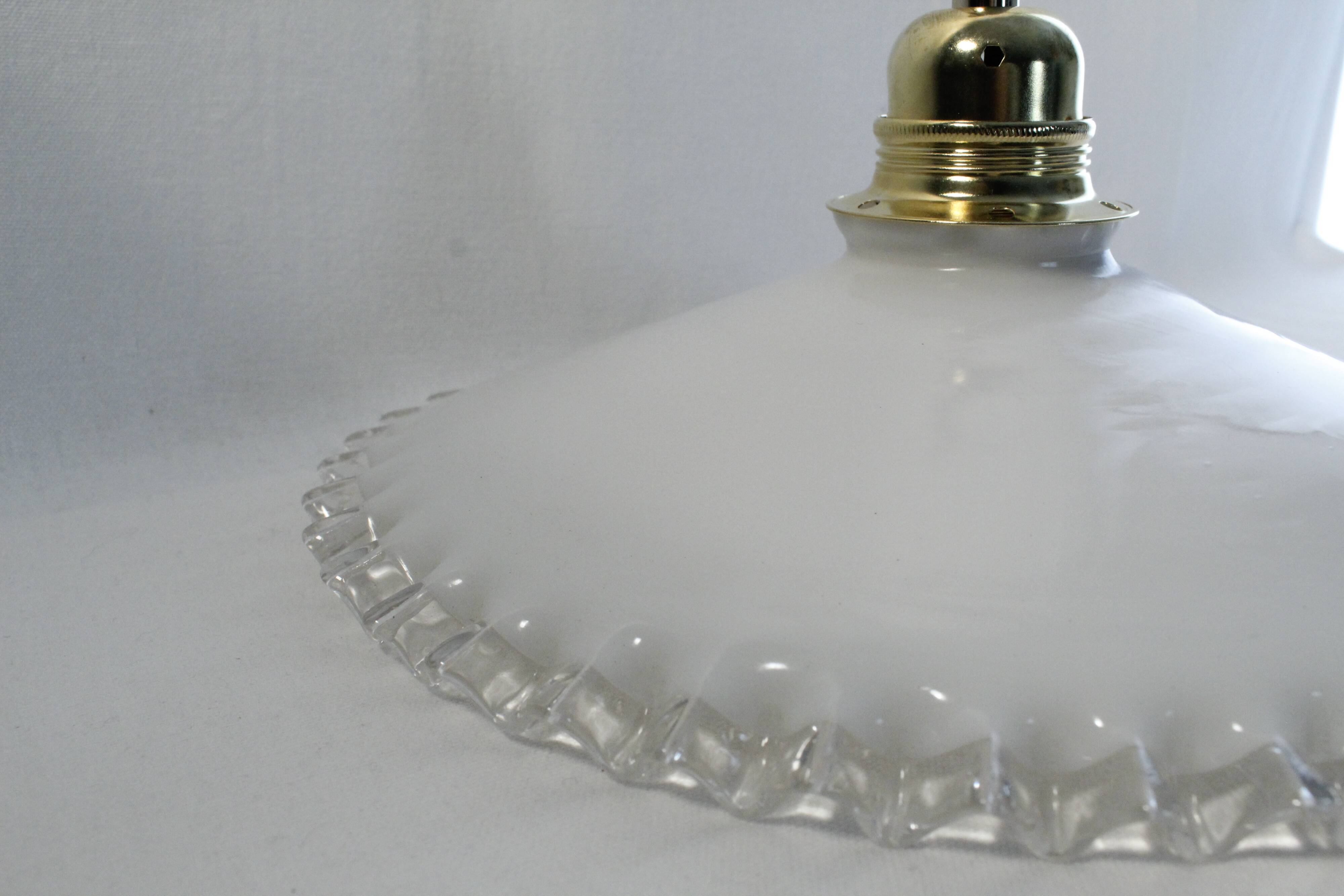 Vintage suspension lamp in white opaline with serrated edges