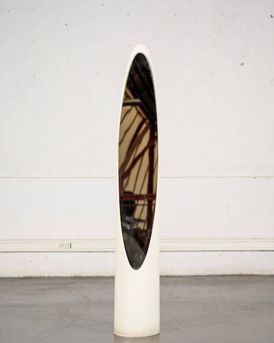 Mirror Nail