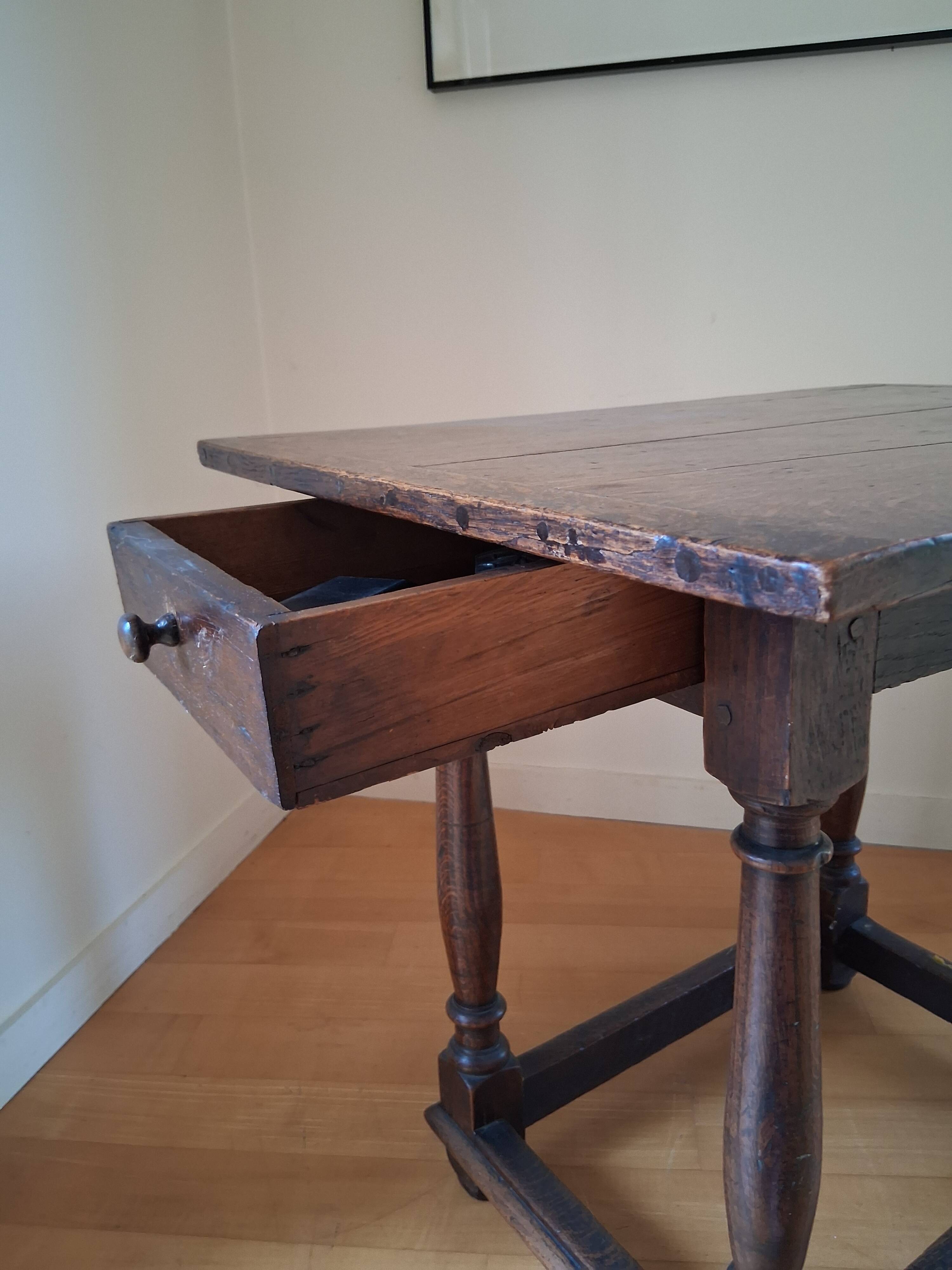 Oak table (United Kingdom, 17th century)