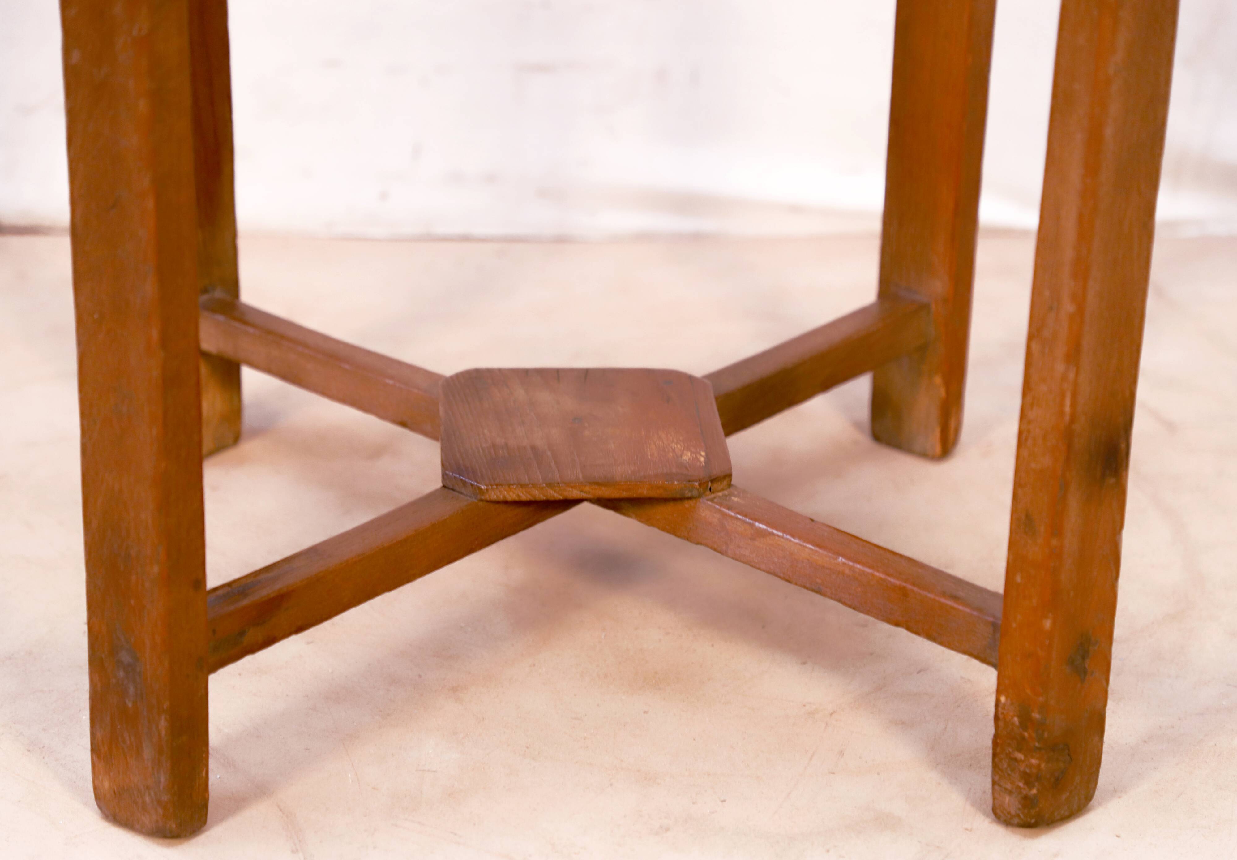 Table de chevet Art déco en teck birman
