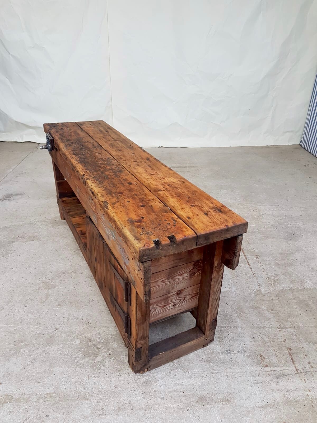 Industrial work bench