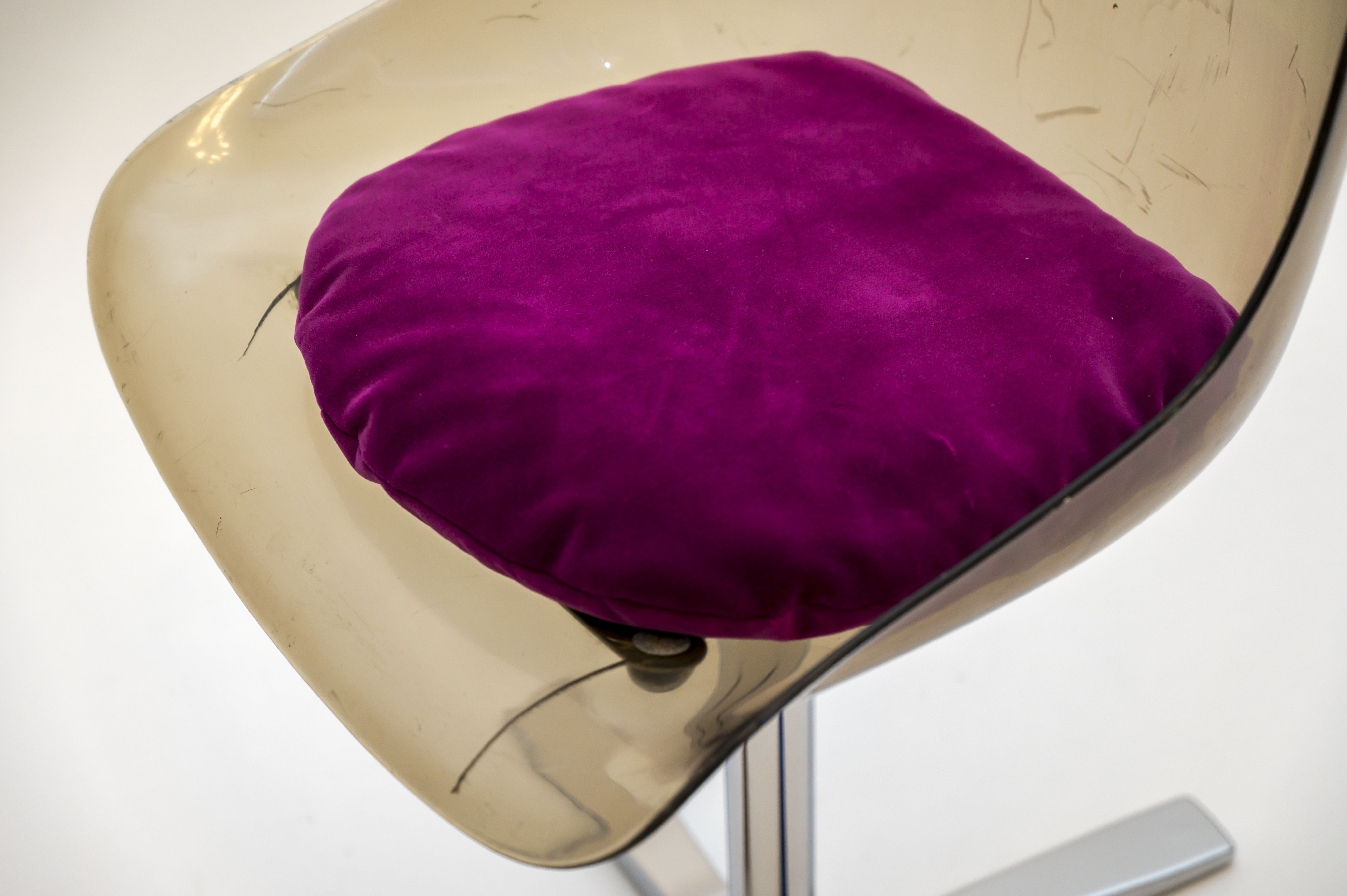 Couple of tulip chairs in plexiglas