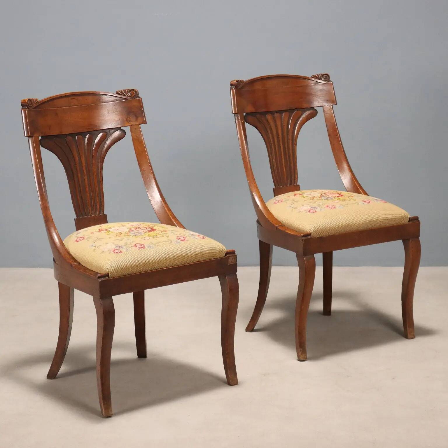 Antique Louis-Philippe chairs in walnut and fabric, Italy, 19th century.