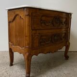Commode sauteuse en merisier de la fin du  XVIII ème