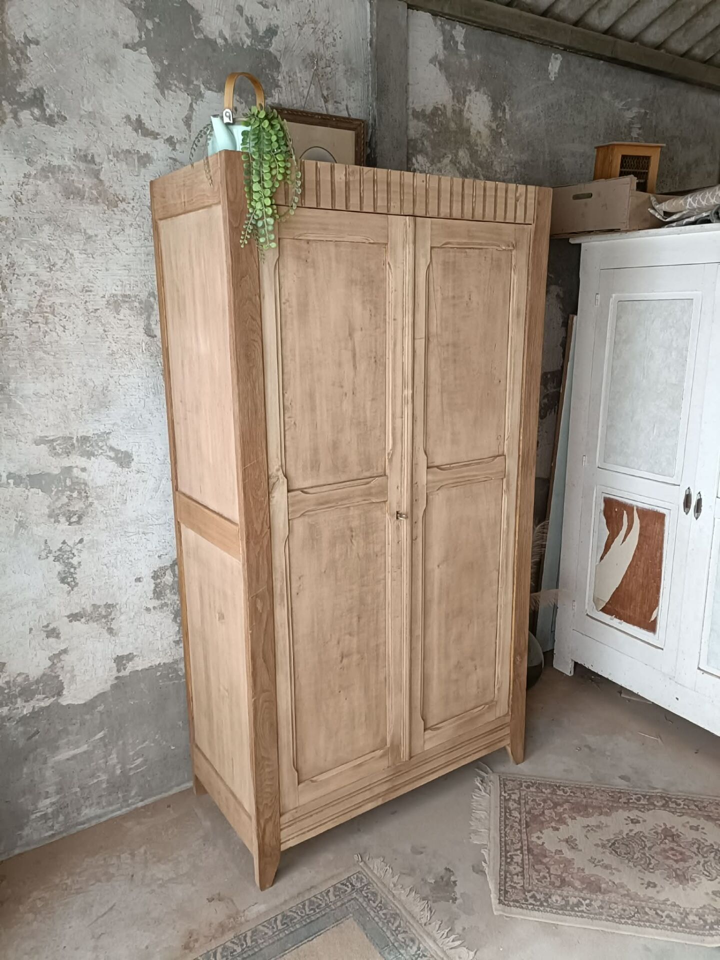 Armoire parisienne 