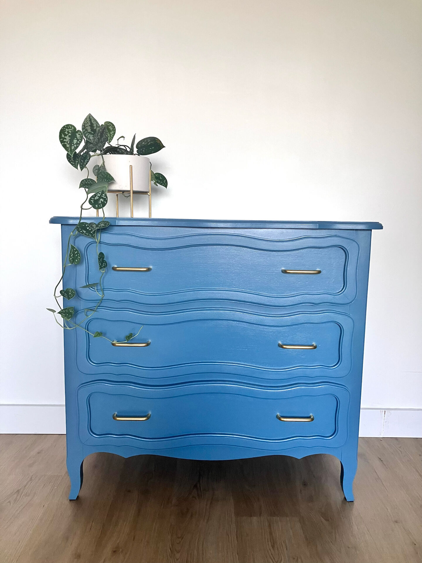 Organic blue chest of drawers