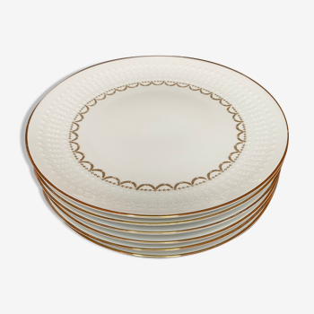 Porcelain plate with gold motifs