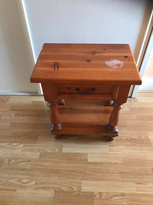 Table de chevet ancienne