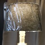 Paire de lampes en bronze argente de style Louis XV abat-jour contemporain