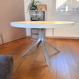 Oops Design Round Table Kristalia