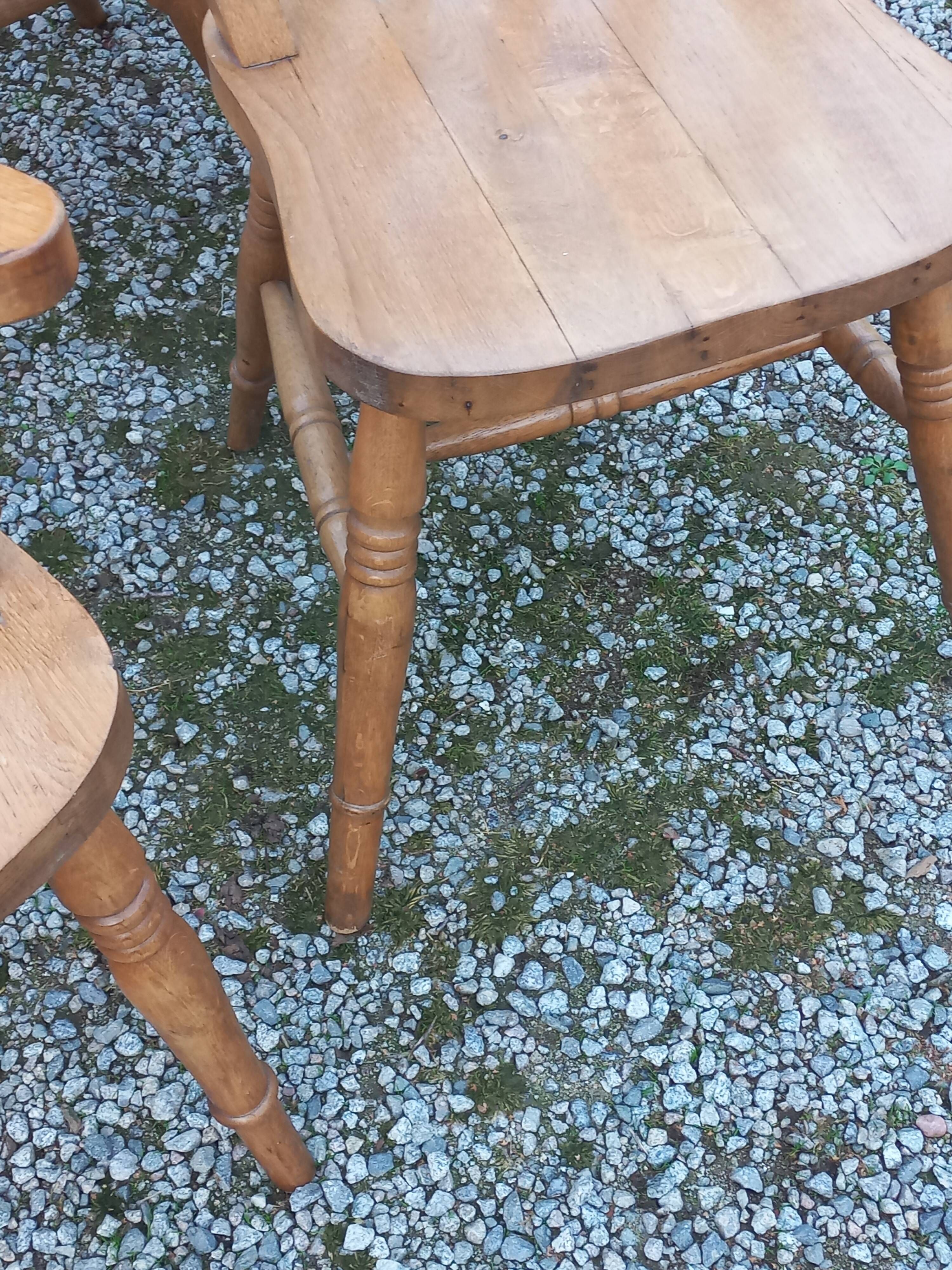 Set de 4 chaises et 1 fauteuil style montagne en chêne
