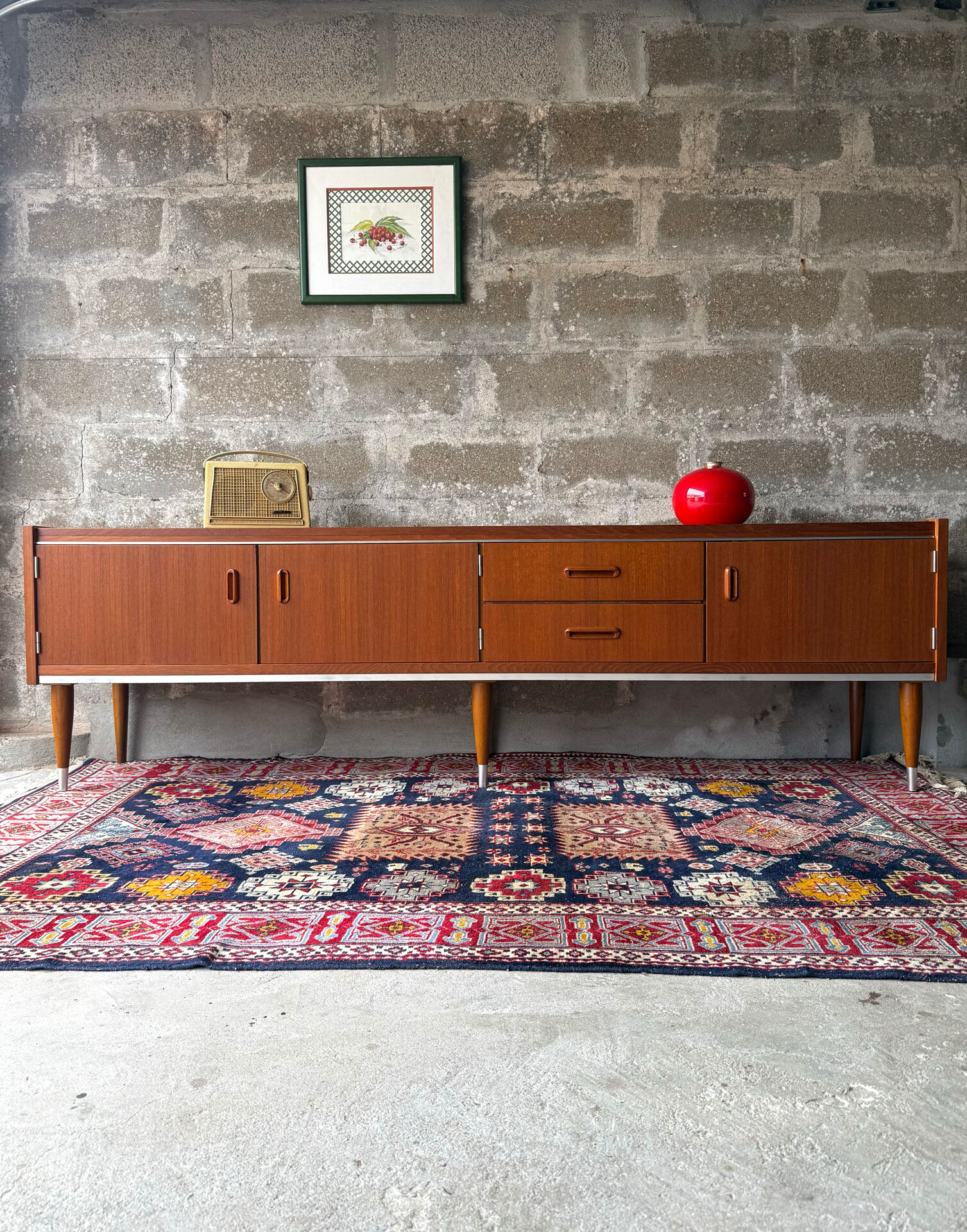 Scandinavian low sideboard in teak, 1960.