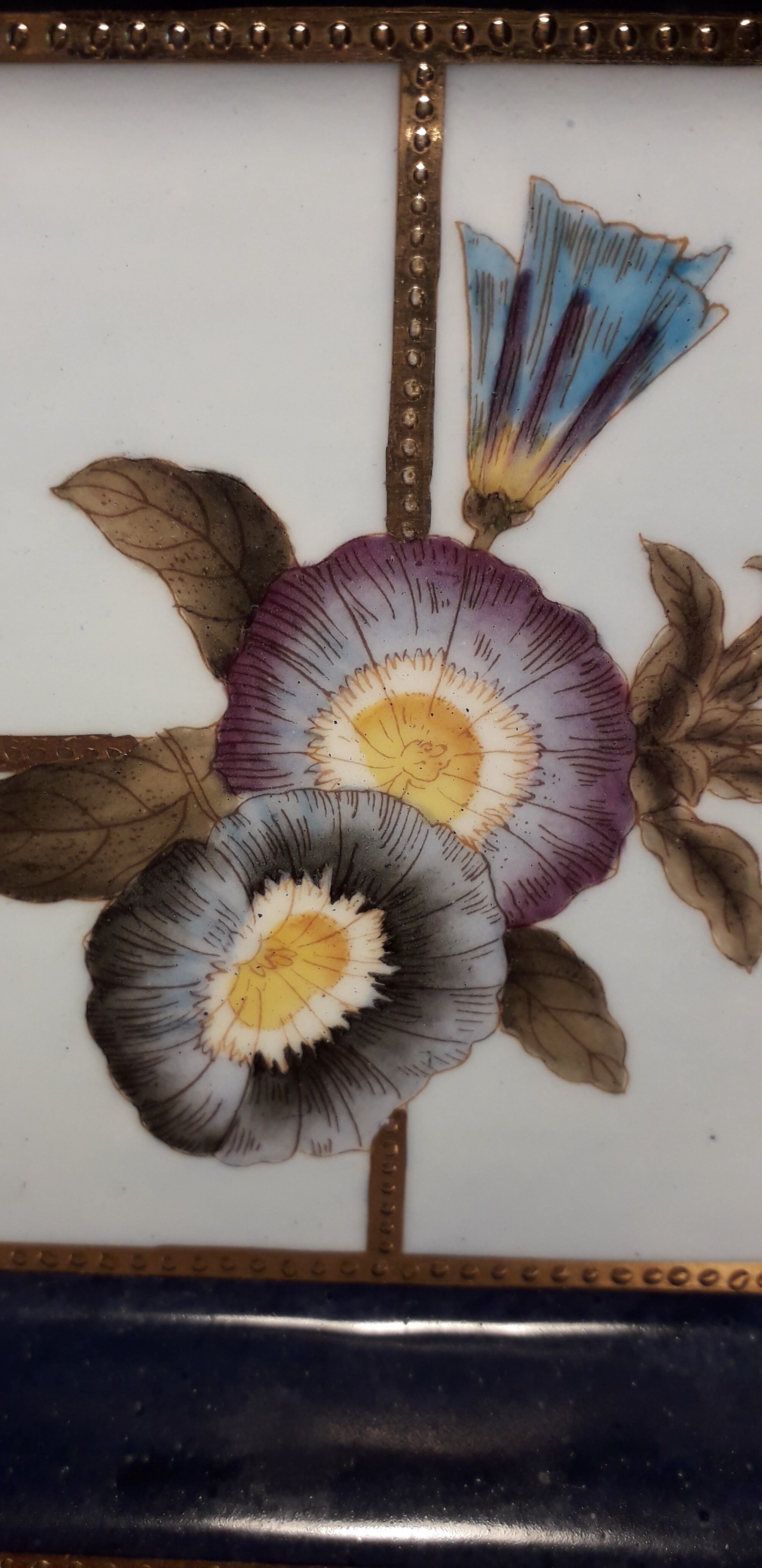 Empty cut painted porcelain pockets by designer Régis Dho