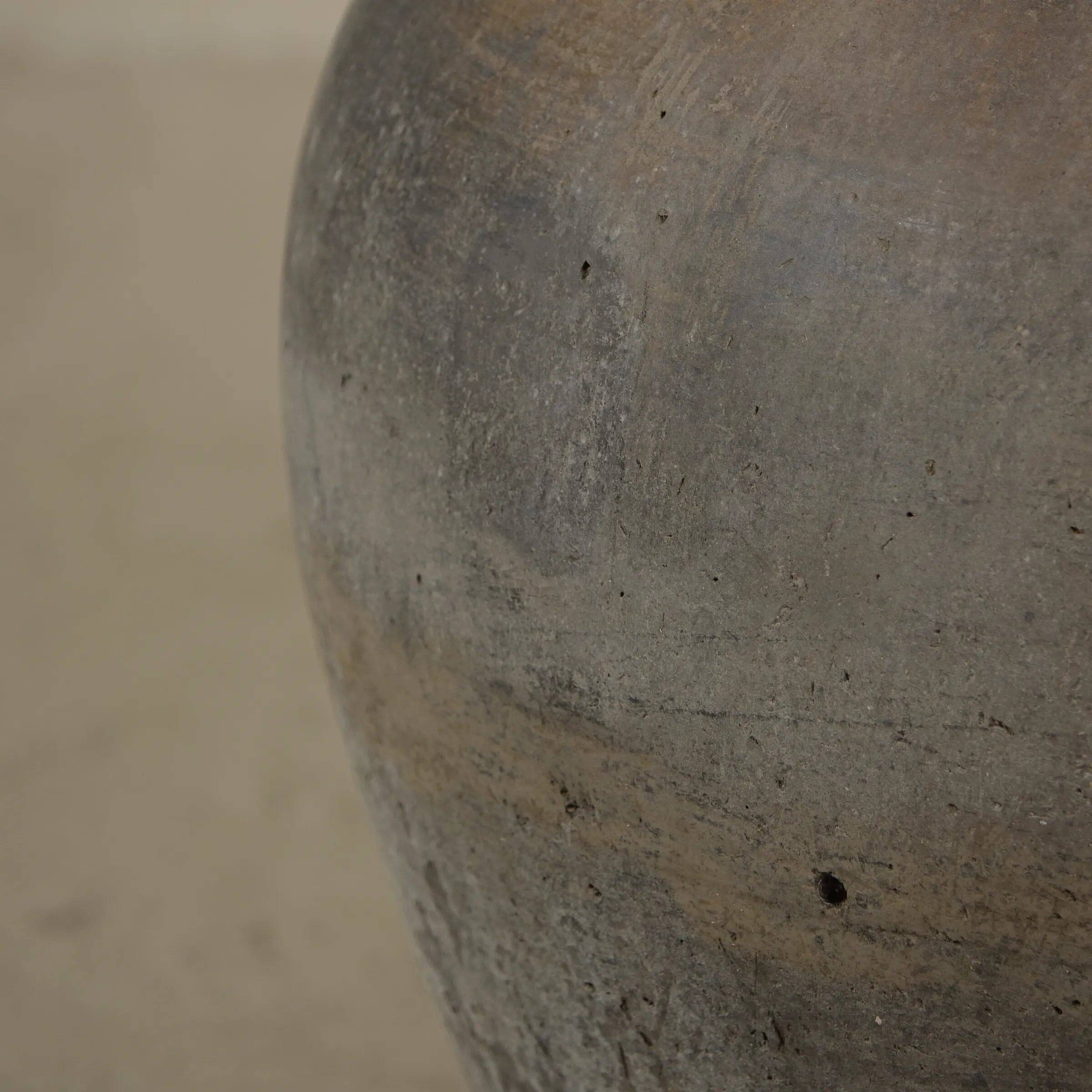 Nadi - Indian Terracotta Jar No. 1