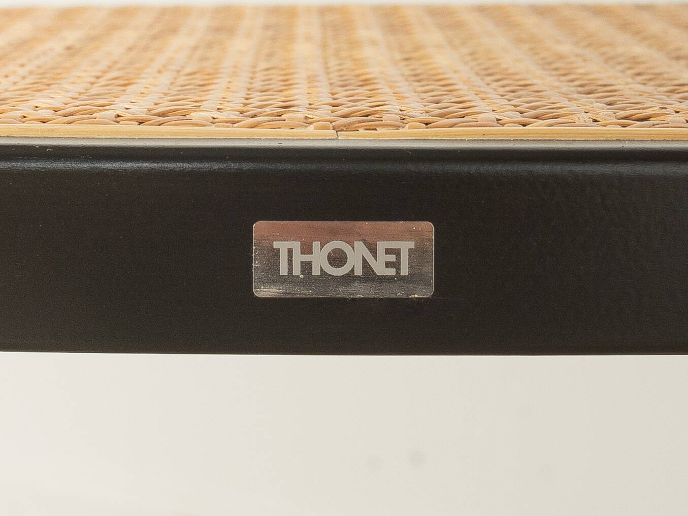 Thonet | Chaise cantilever de Marcel Breuer, époque Bauhaus, chrome, cannage de Vienne, bois noir, accoudoirs