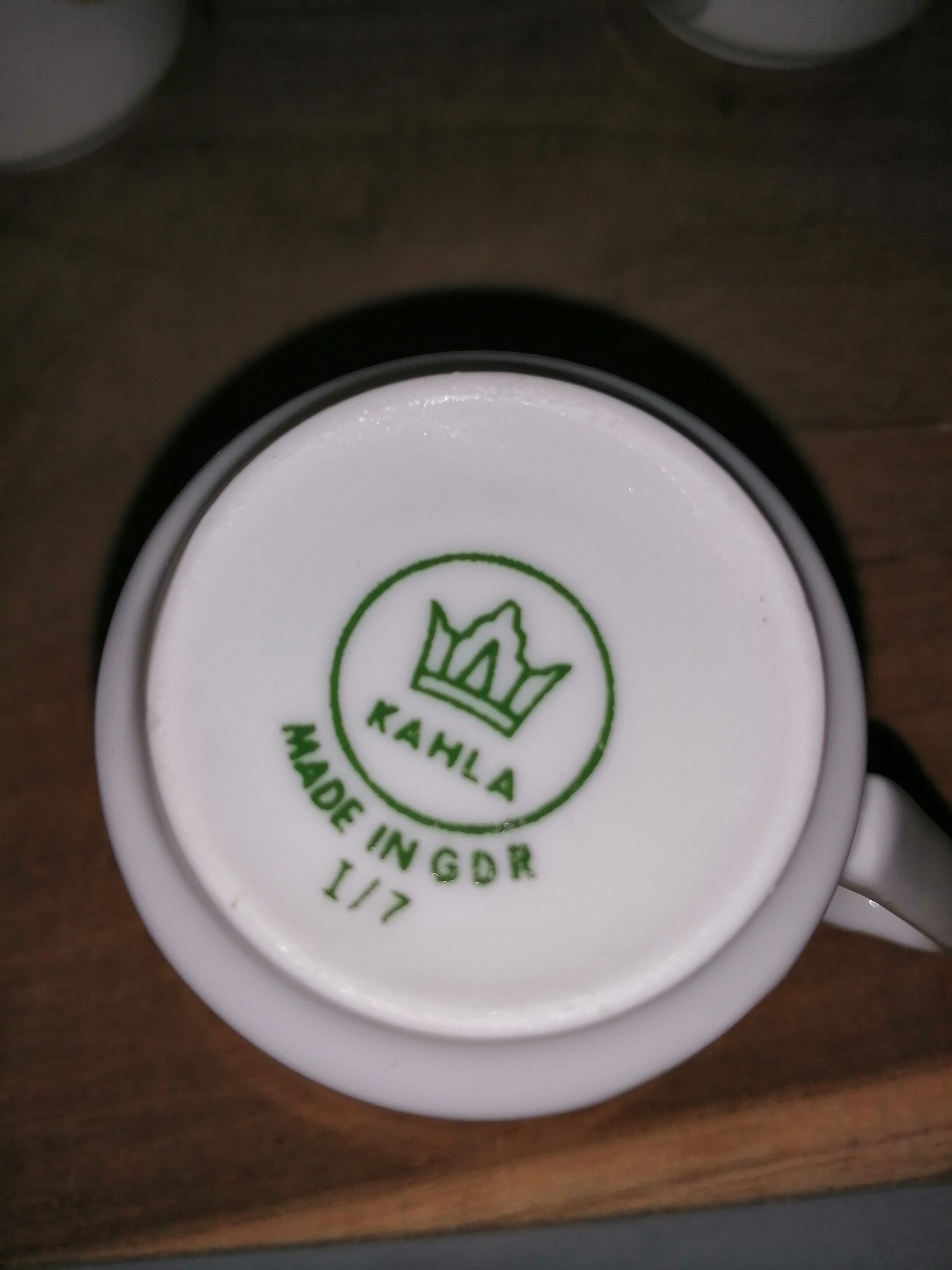 Serving 6 vintage coffee cups