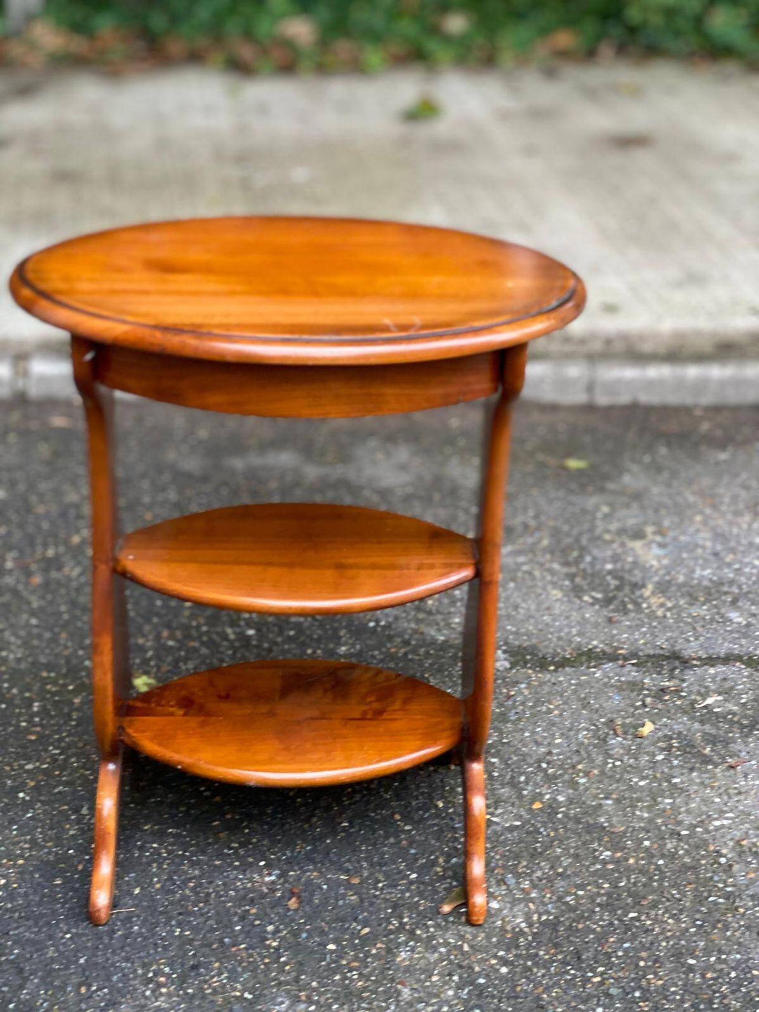 Étagère ovale Louis Philippe en bois massif