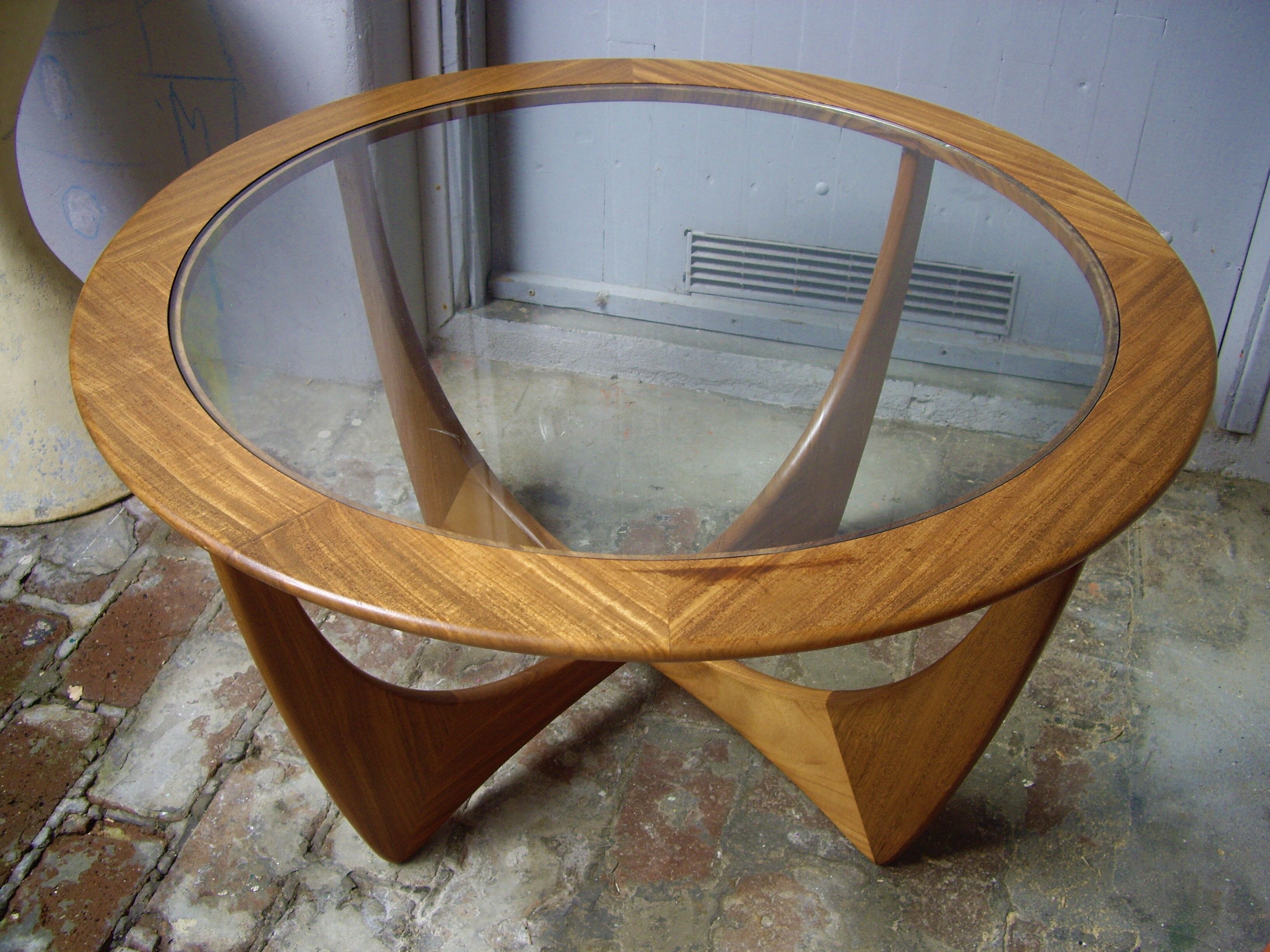 Astro coffee table by Victor Wilkins for G-plan, 1960