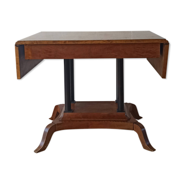 Grande table victorienne réglable.